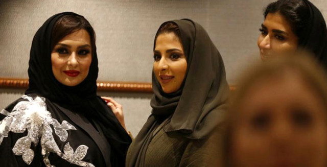 Suudi Arabistan Tarihinde Bir İlk Daha! Arap Moda Haftası Düzenleniyor