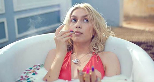 Aleyna Tilki, Sosyal Medya Hesabından Kendini ‘Aleyna Babanız” Diye Tanımladı