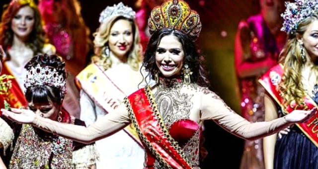 Rusya’da Düzenlenen ‘Dünyanın En Güzel Evli Kadın Yarışması’nın Birincisi, İki Çocuk Sahibi Anna Telegina Oldu