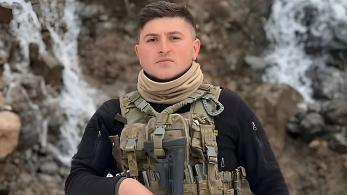 Teröristlerin hain hücumunda şehit olan Piyade Kontratlı Er Yasin Karaca’nın silah arkadaşlarıyla çektiği imgeler ortaya çıktı