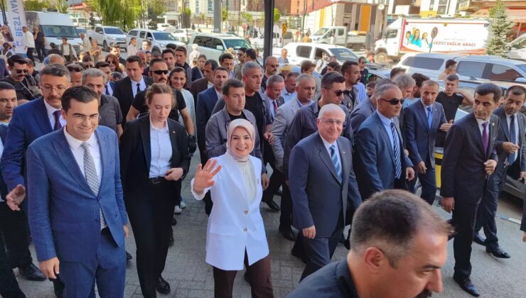 Bakanlar Yüksekova’da Esnaf Ziyaretinde Bulundu