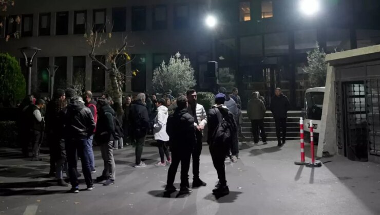 Kadıköy Belediyesi emekçilerinin grev kararı bir dakika sürdü