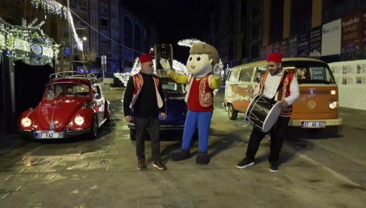 Esenler’de vosvoslu sahur geleneği devam ediyor