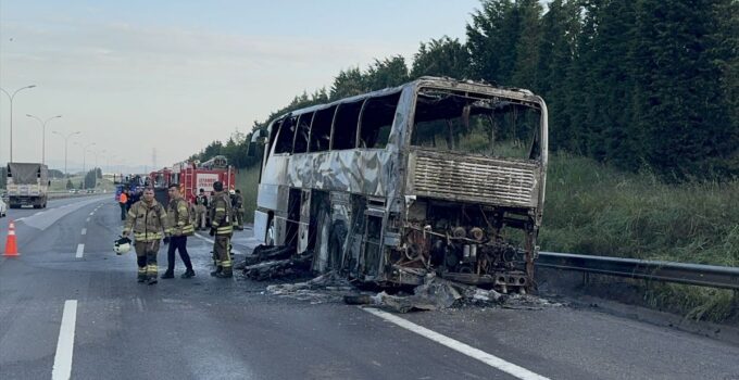 TEM Otoyolu’nda otobüste çıkan yangın söndürüldü